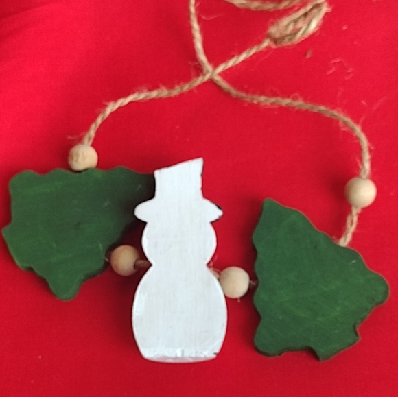 Cute Vintage 90s Handmade Christmas Winter Wooden Necklace & Pin Brooch - Picture 7 of 7